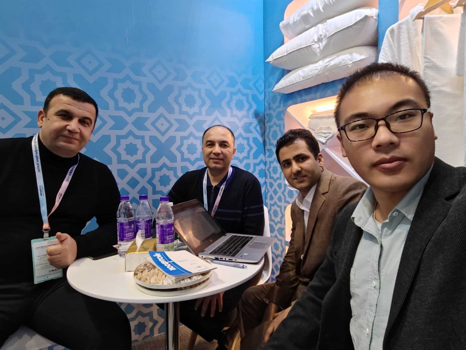 Zhonghengfeng international business team at exhibition